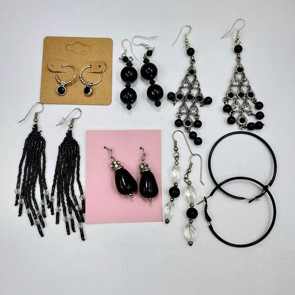 Black & Silvertone Fashion Jewelry Lot Necklace Earring Bracelet Bundle 23 Piece - Picture 2 of 7
